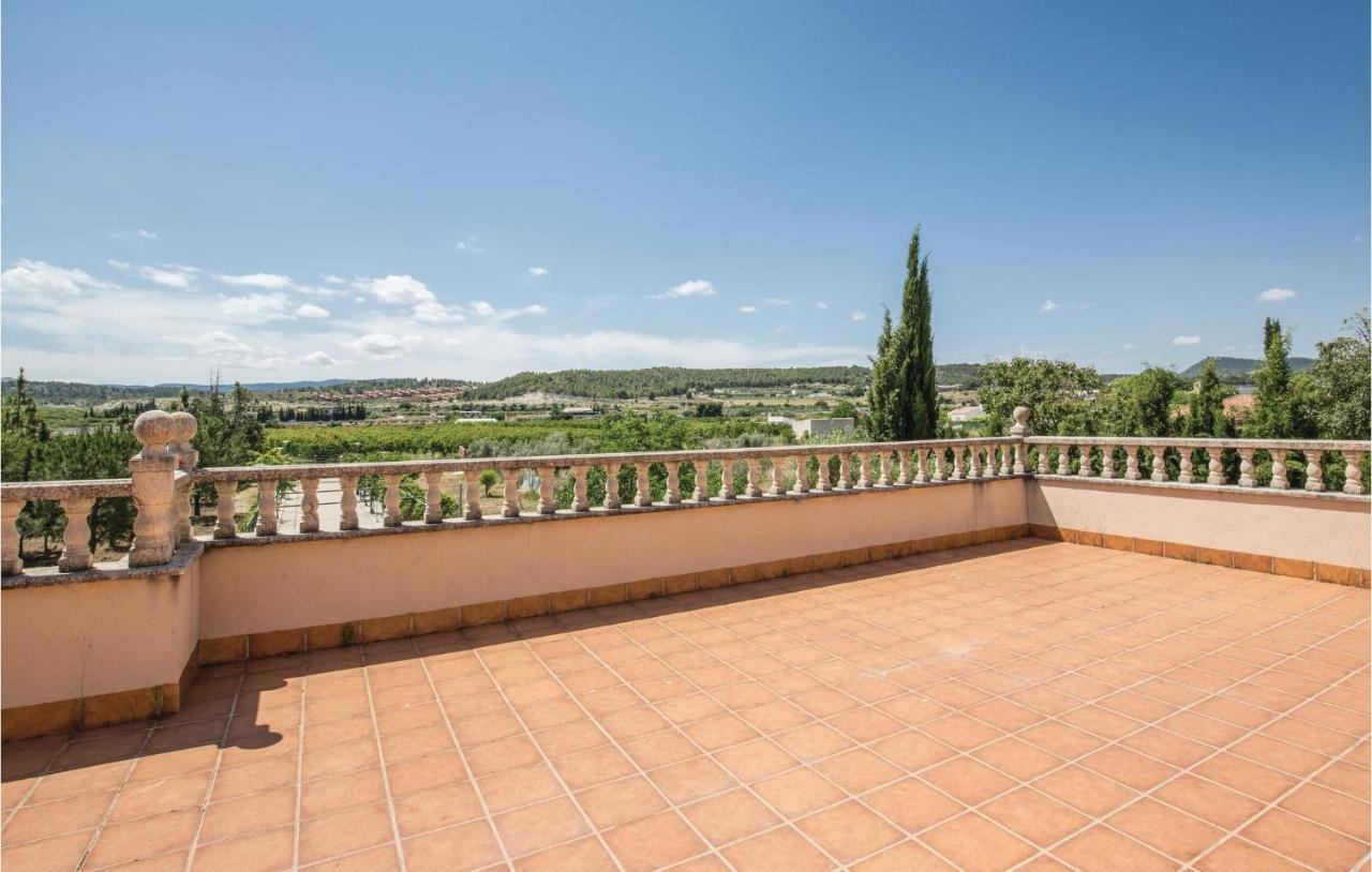 Awesome Home In Caravaca With Kitchen การาวากา เดลา กรูซ ภายนอก รูปภาพ