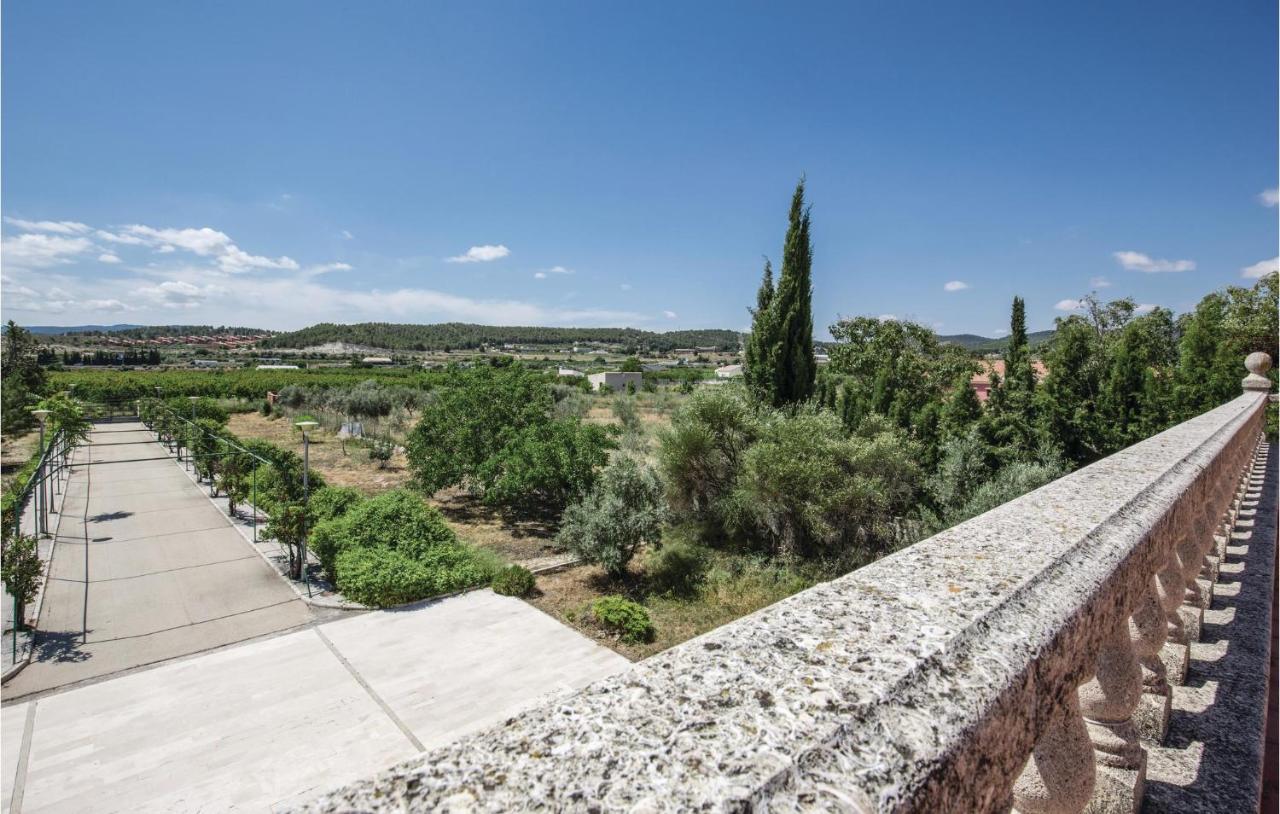 Awesome Home In Caravaca With Kitchen การาวากา เดลา กรูซ ภายนอก รูปภาพ