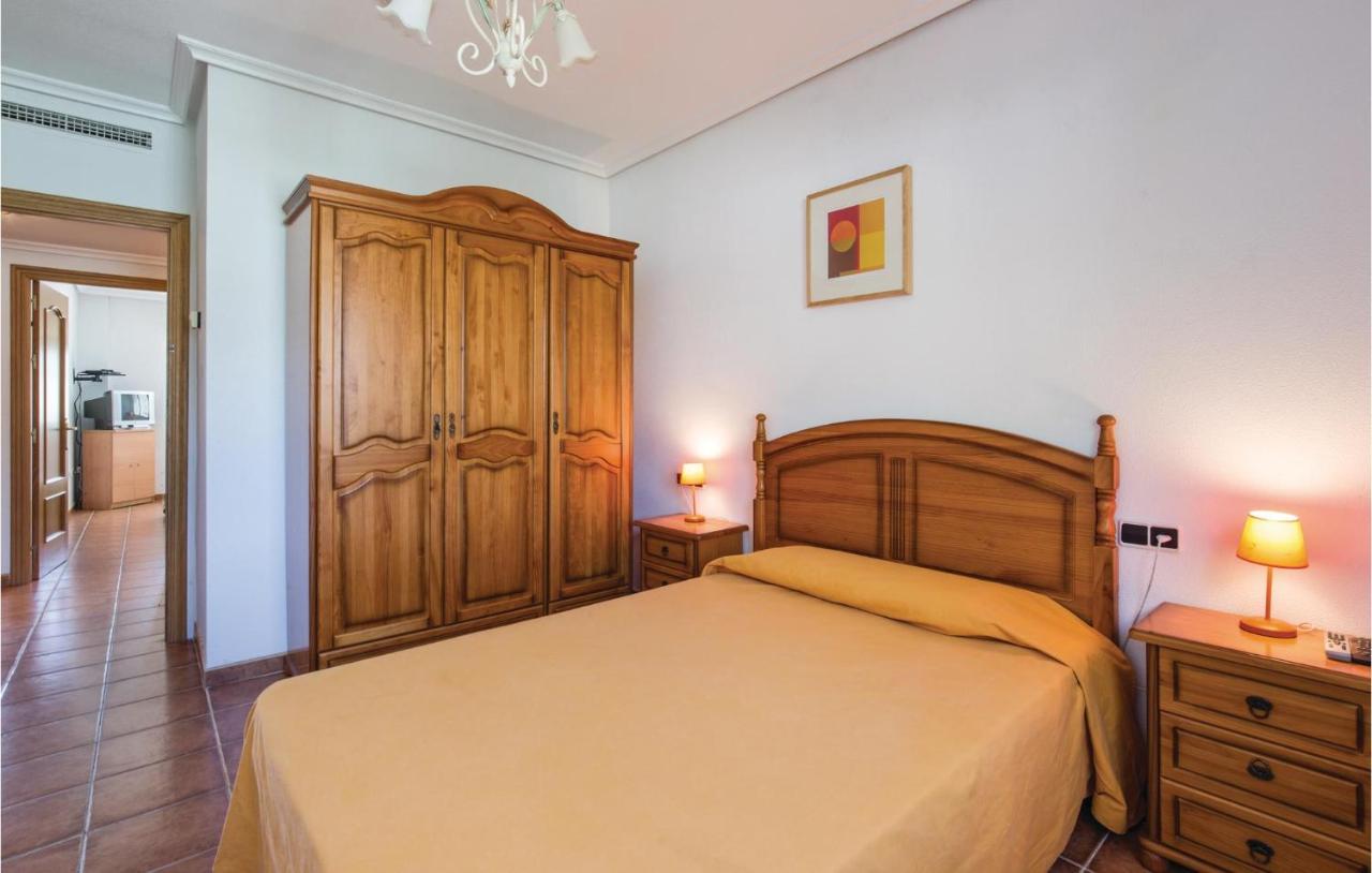 Awesome Home In Caravaca With Kitchen การาวากา เดลา กรูซ ภายนอก รูปภาพ