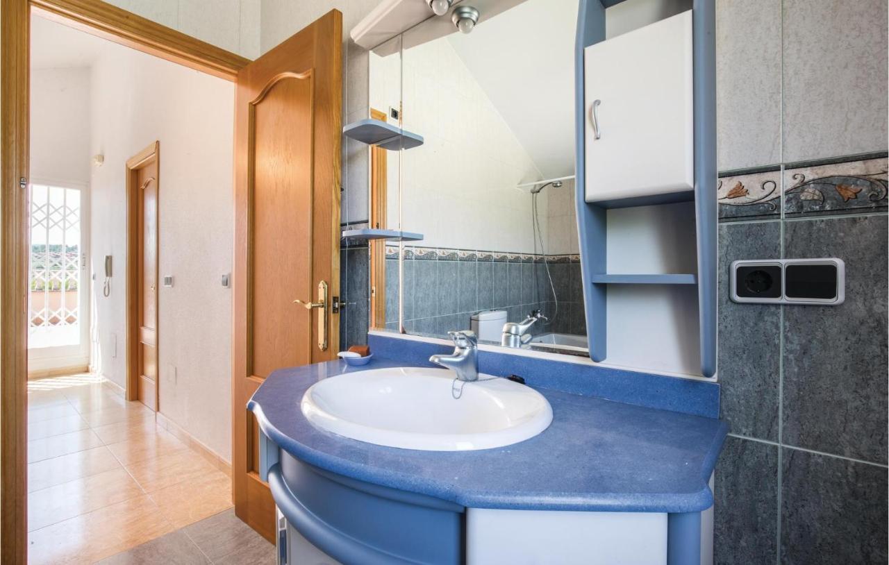 Awesome Home In Caravaca With Kitchen การาวากา เดลา กรูซ ภายนอก รูปภาพ