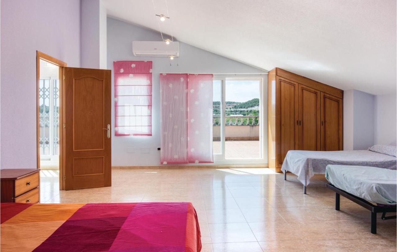 Awesome Home In Caravaca With Kitchen การาวากา เดลา กรูซ ภายนอก รูปภาพ