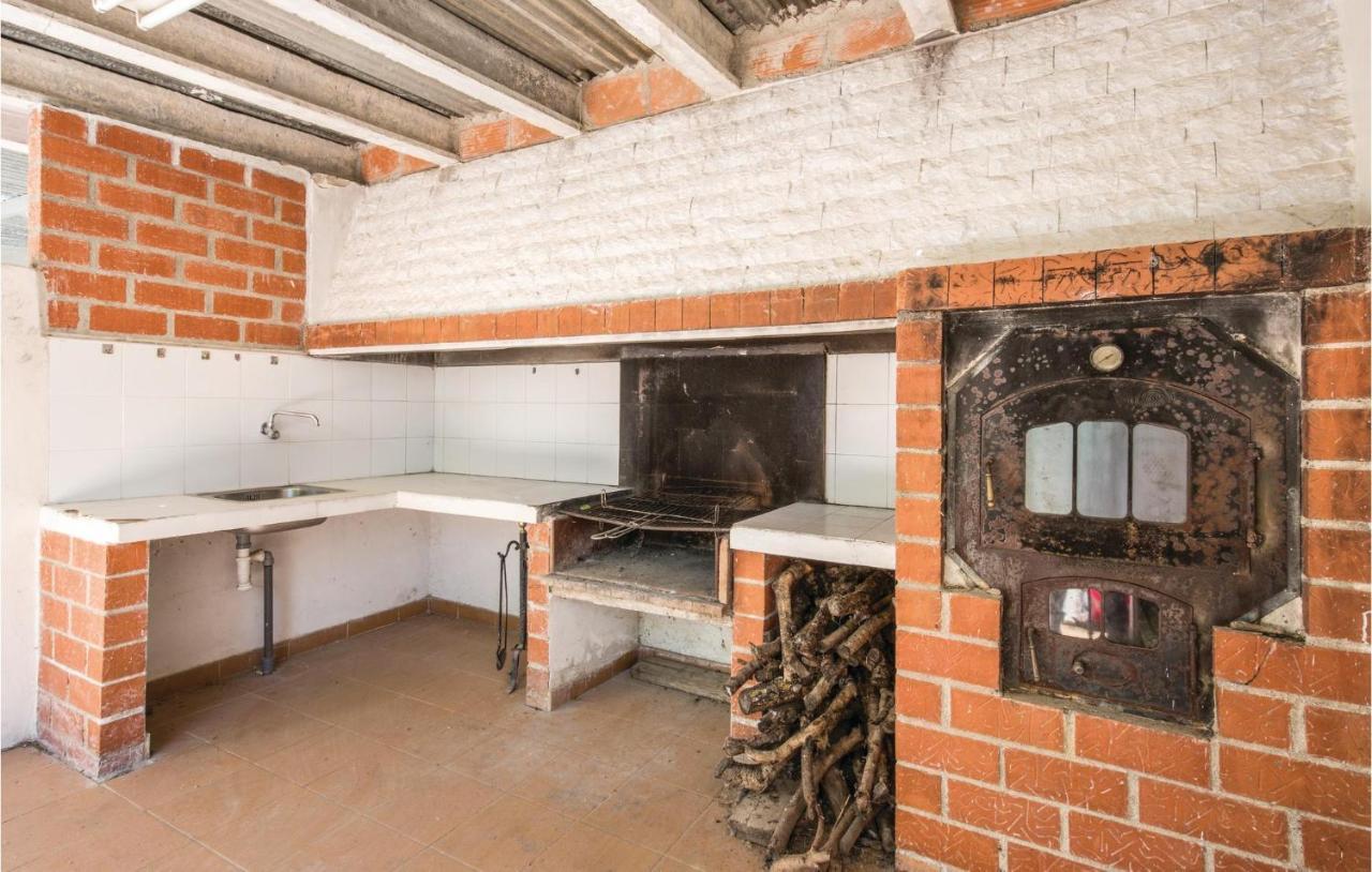 Awesome Home In Caravaca With Kitchen การาวากา เดลา กรูซ ภายนอก รูปภาพ