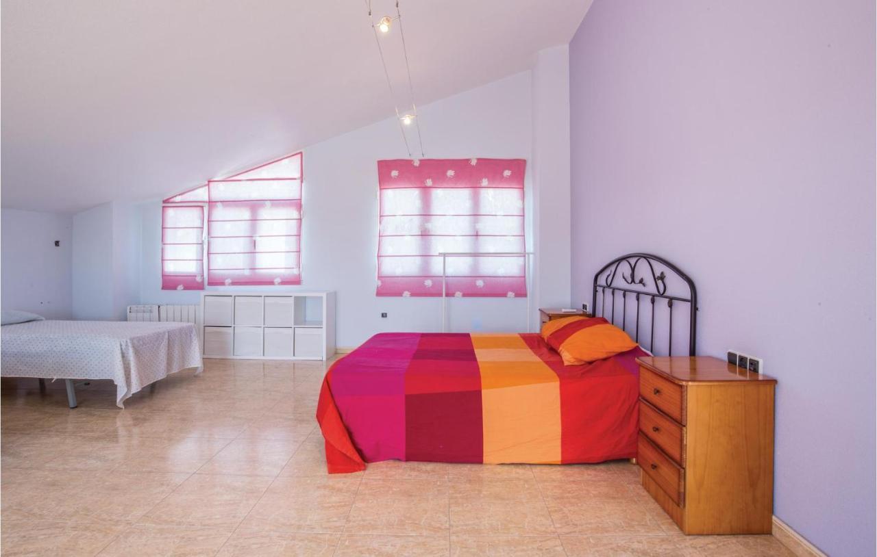 Awesome Home In Caravaca With Kitchen การาวากา เดลา กรูซ ภายนอก รูปภาพ